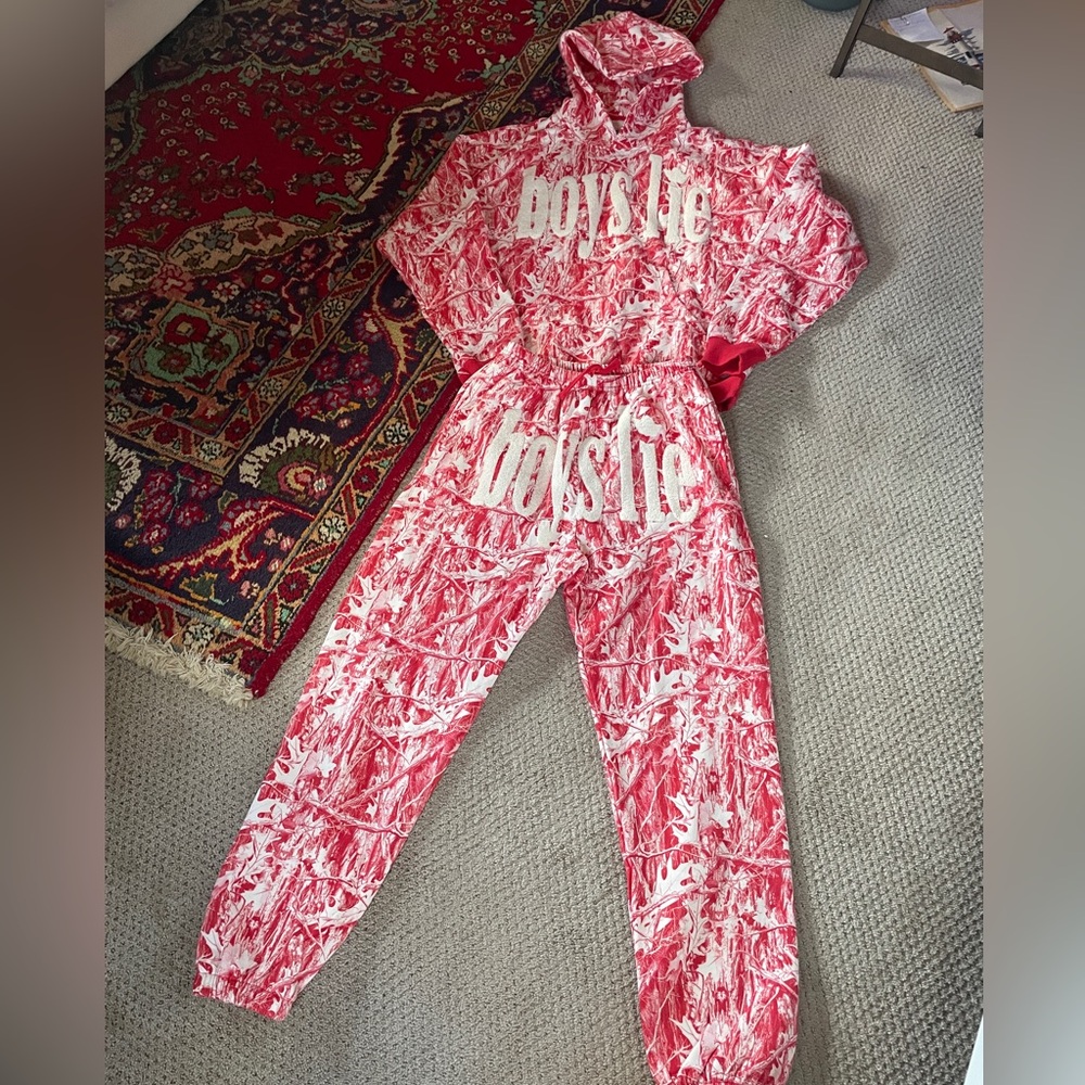 Boys Lie Red Camo Sweatsuit NEW - Picture 2 of 6